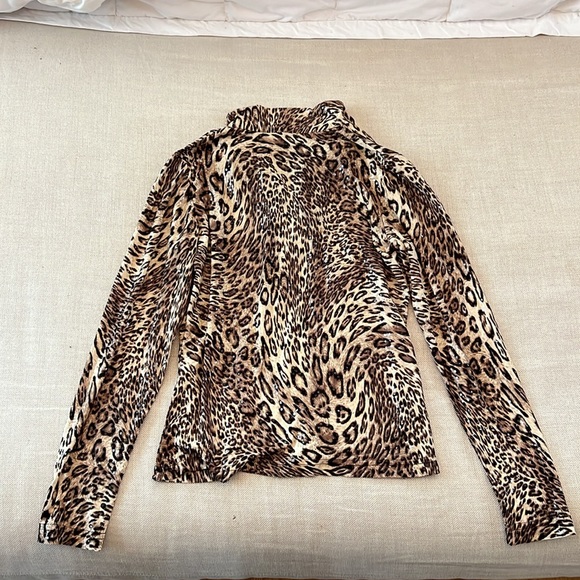 Sno Skins women’s base layer. Leopard - Picture 4 of 4